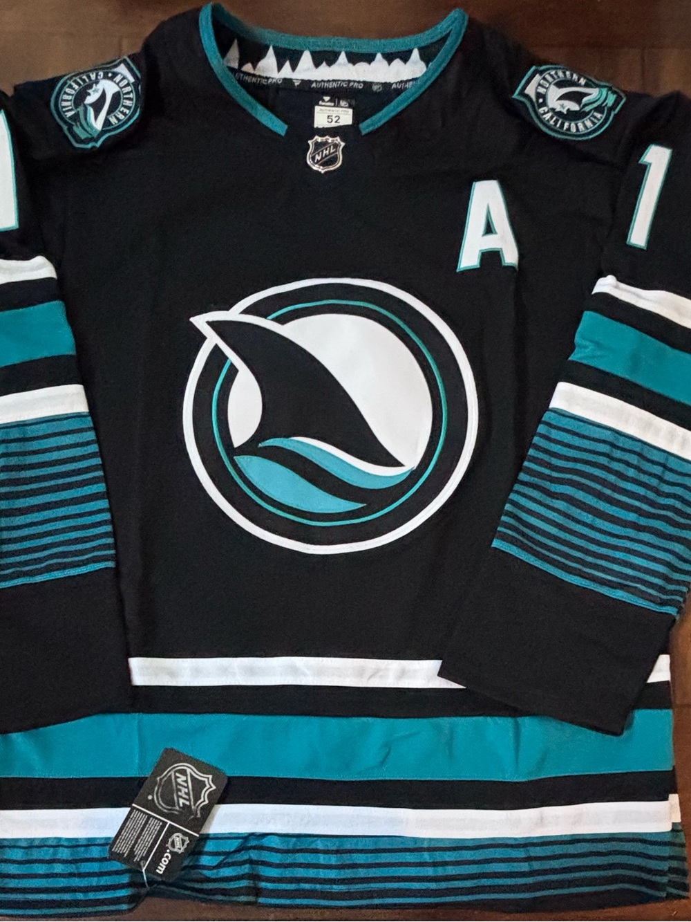 San Jose Sharks Macklin Celebrini #71 Black Jersey Adult Large (52) NWT